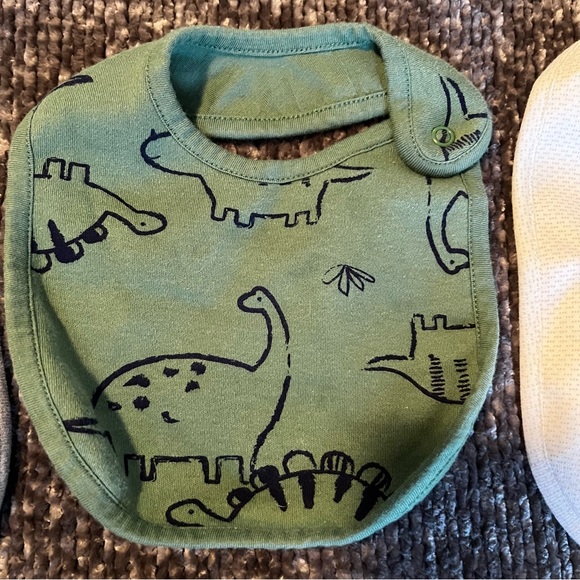 Carter’s Bib Bundle 🥑 Avocado & Dinosaur 🦕 - Picture 5 of 8